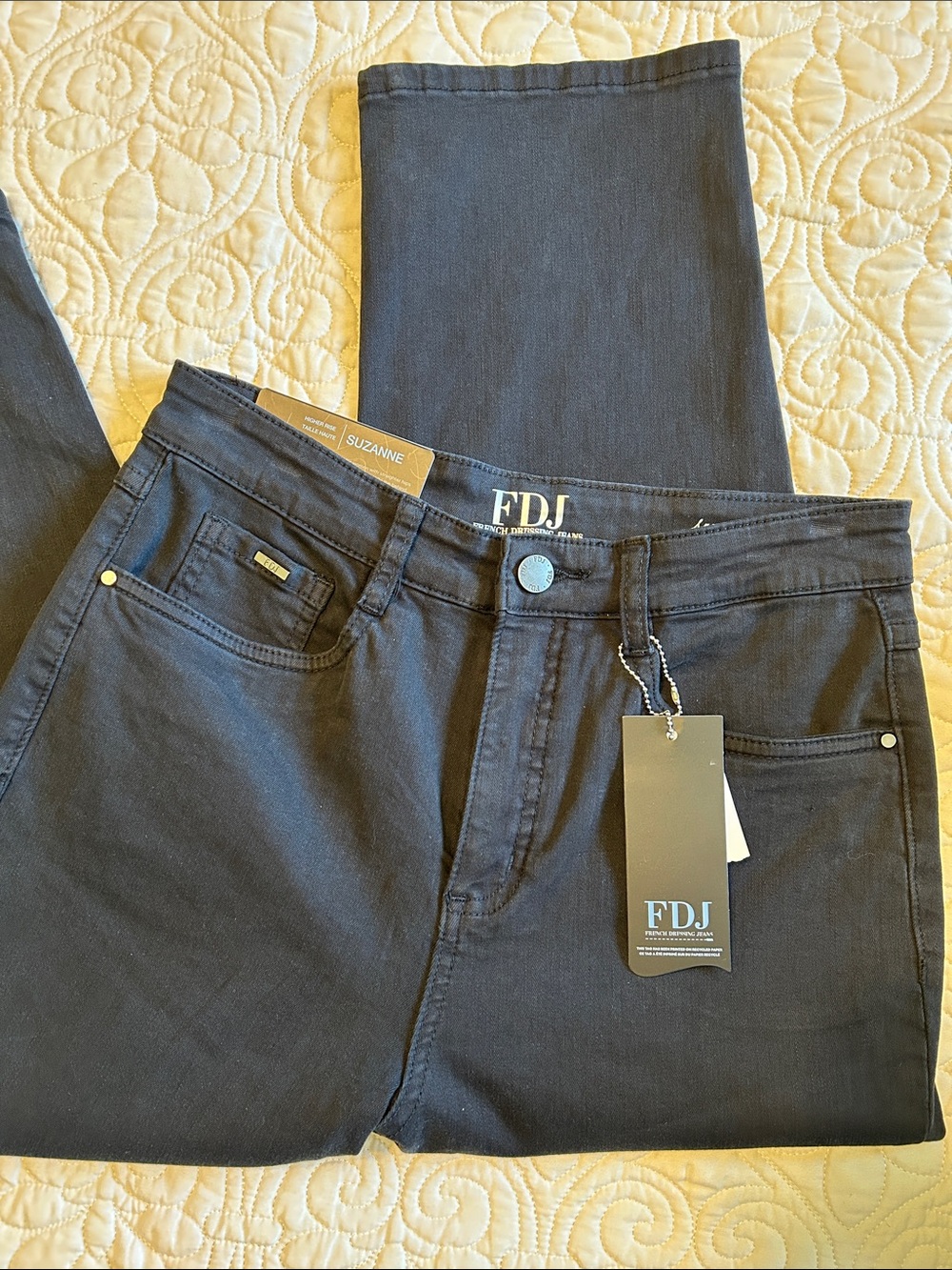 FDJ Suzanne Slim Black Capri
